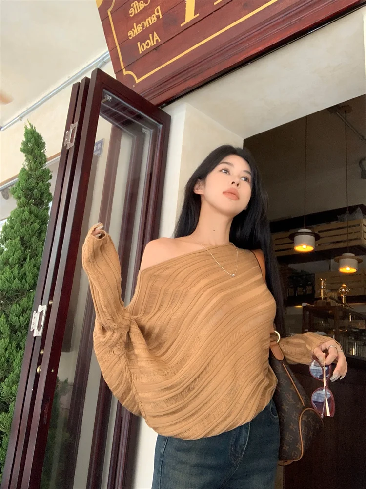 

Sexy Sloping Collar Long Sleeved Knitted Sweaters Women Autumn Loose Batball Sleeve Sweater Solid Color Design Temperament Top