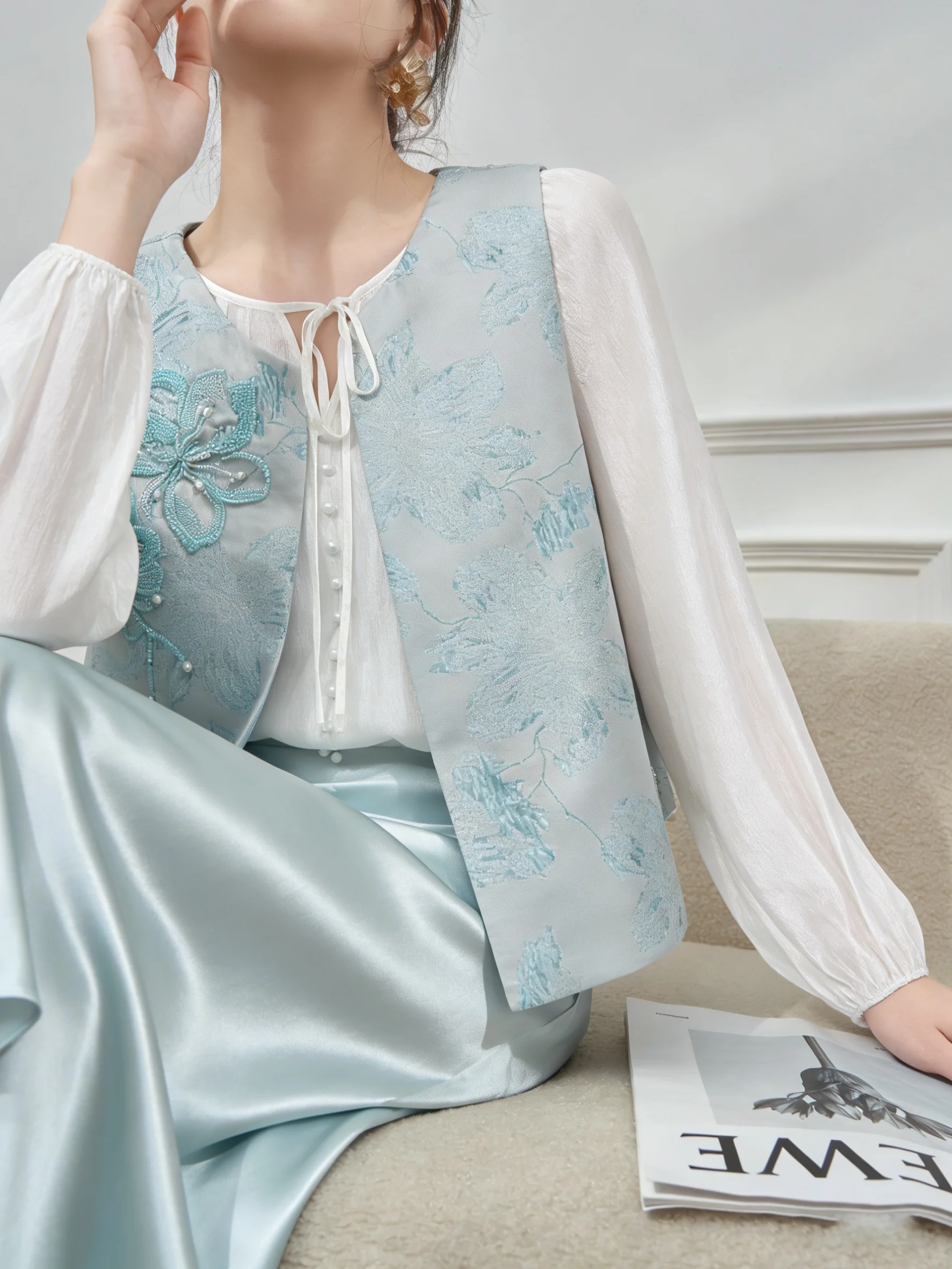 

Синий вышитый комплект из жилета и юбки Ele: Модный уникальный весенний наряд для женщин, с завышенной талией, свободного кроя, повседневная одежда