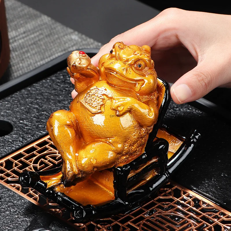 

Creative Rocking Chair Golden Toad Tea Pet Ornament, Changes Color When Exposed to Hot Water, Tea Set Accessories, Home