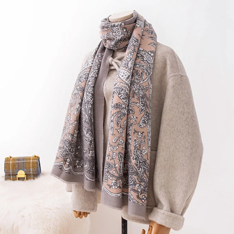 

Luxurious Ethnic Style Fashionable Versatile Printed Scarf for Women with A High-end Feel and Anti Cold Imitation Cashmere Shawl