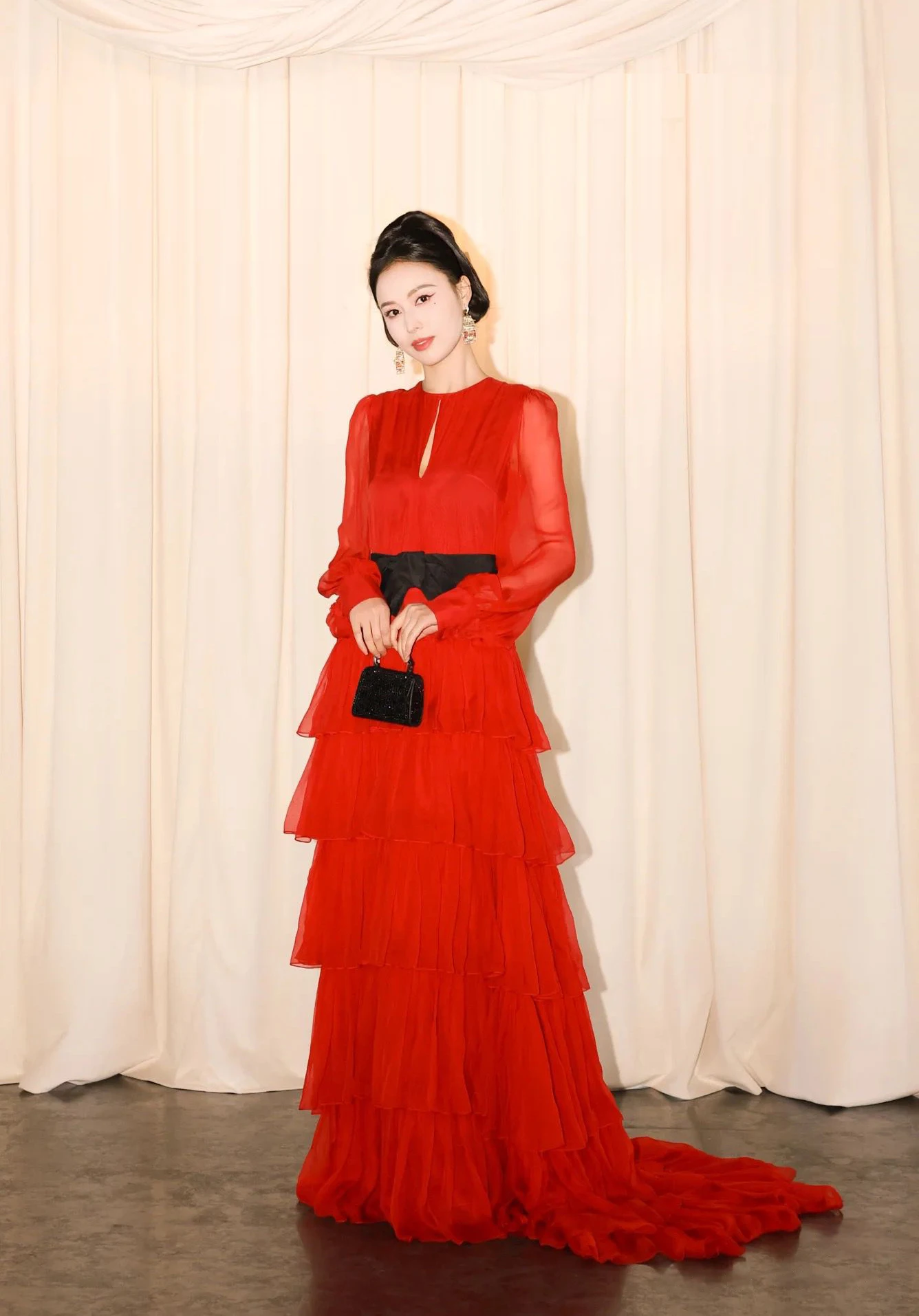 

Luxury Women's Red Evening Dress Sexy Hollow Out Vintage Bow Long Dress Fashion Ruffles Big Swing Silk Dress