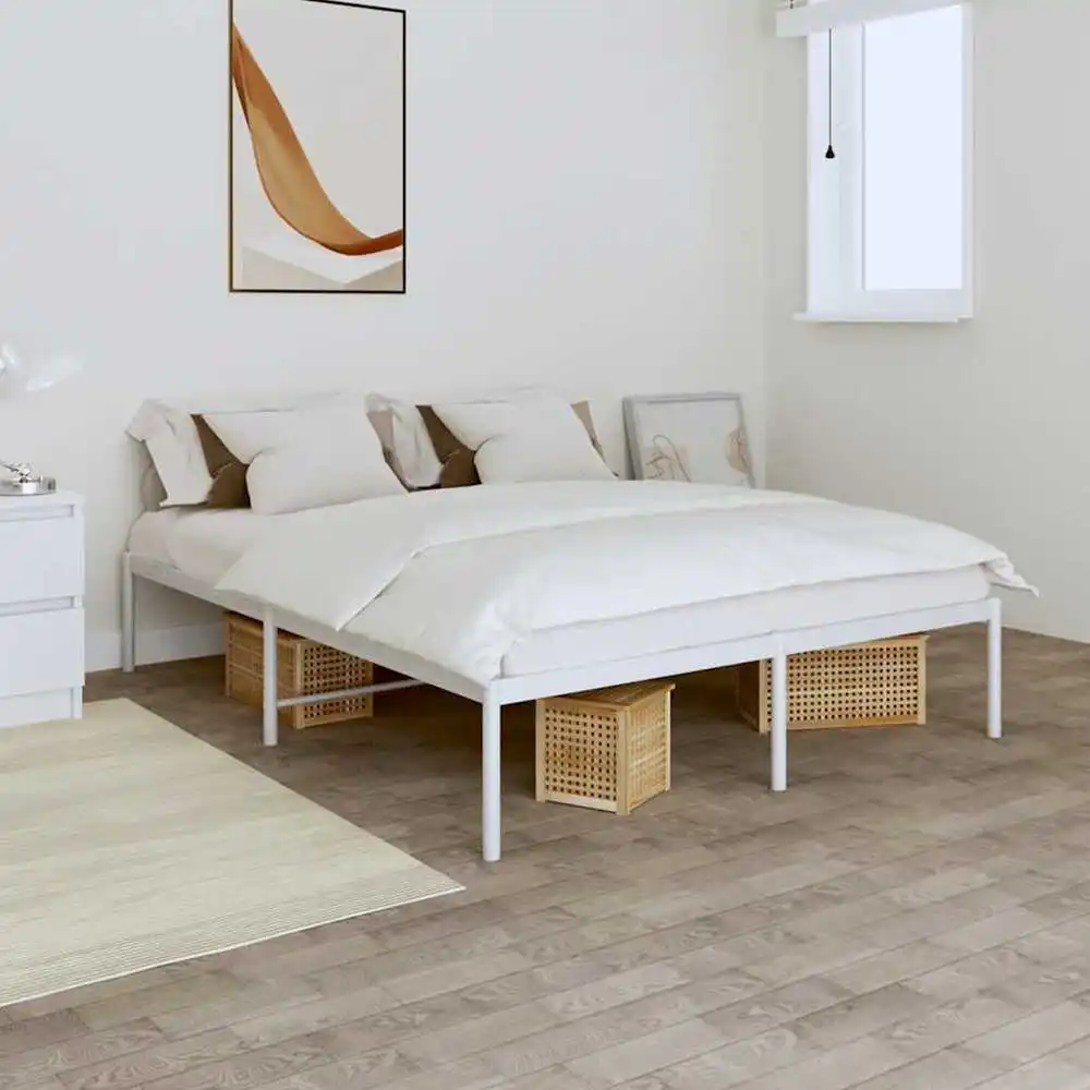 Cadre de lit métallique en acier thermolaqué 140 x 200 cm blanc avec sommier à lattes métalliques et pieds centraux, espace de rangement sous le lit pour chambre principale, studio et logement