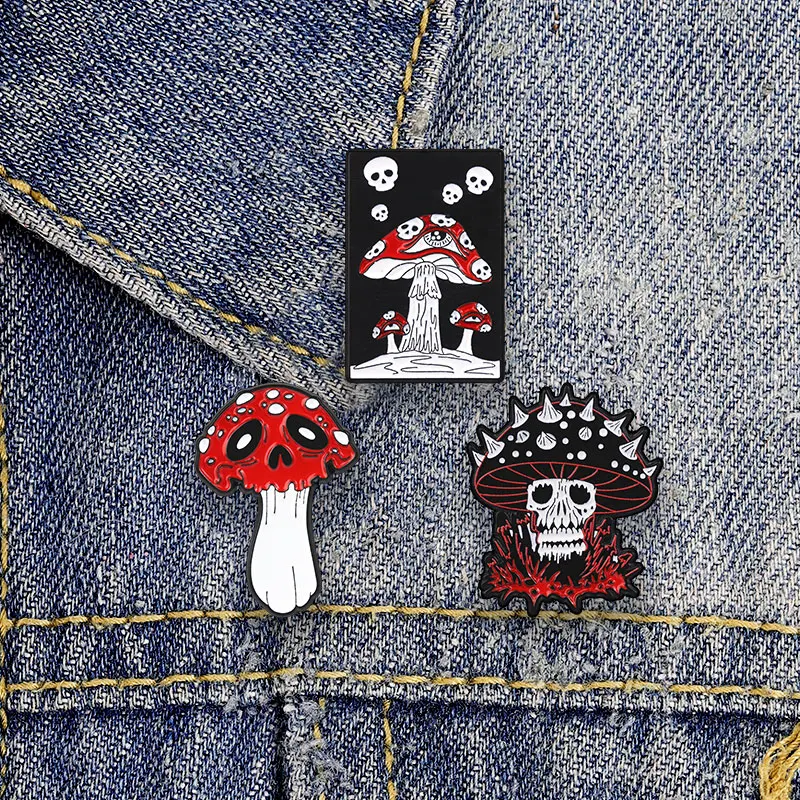 Gotischer Totenkopf Pilz Punk Emaille-Abzeichen Dunkle Nischenästhetik Pin Rot Schwarz Sporen Knochen Metallbrosche Revers-Accessoire Geschenk – Detail 2