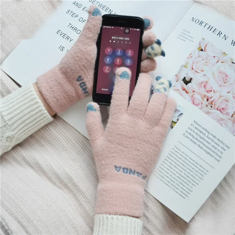 المرأة سبليت فنجر قفازات محبوك قفازات الكرتون أفخم مكافحة الباردة شاشة تعمل باللمس الأحمر الباندا نمط قفازات دافئة نمط جديد