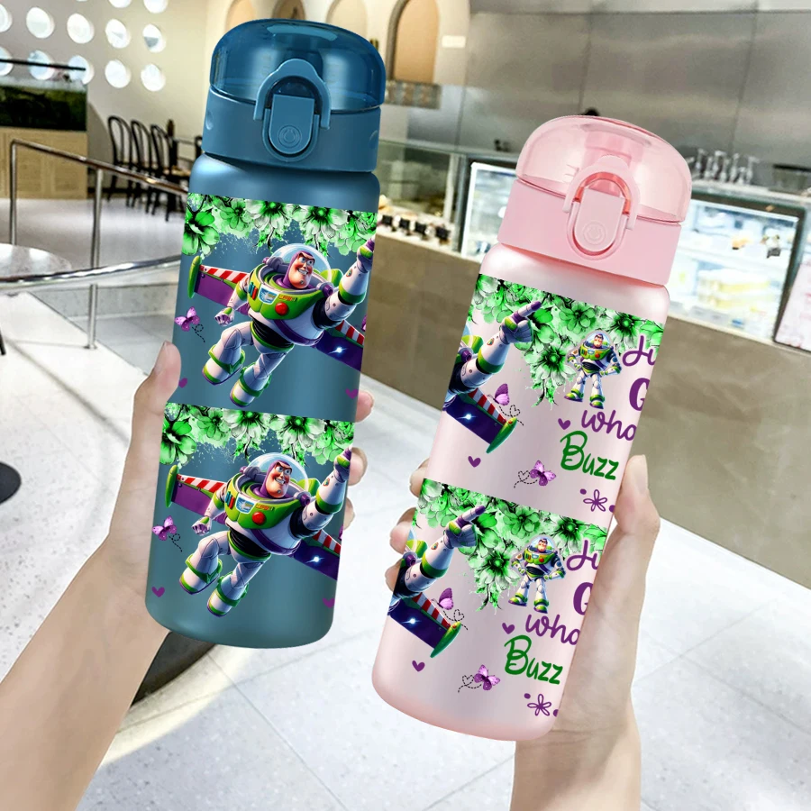 Botella de agua de plástico con patrón de 26oz para niñas voladoras de Disney Buzz Lightyear, taza de agua para deportes al aire libre, regalo de cumpleaños/retorno a la escuela, 1 ud.