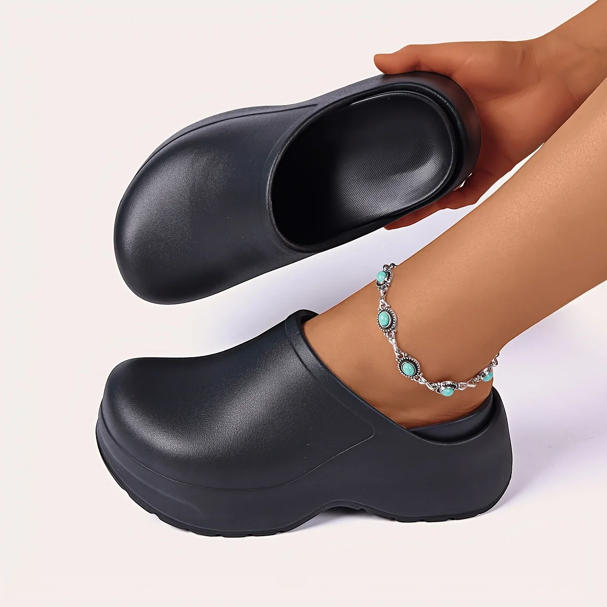 Women's Solid Color Closed Toe Mules Clogs Breathable Side Openings EVA Thick Sole designer shoes