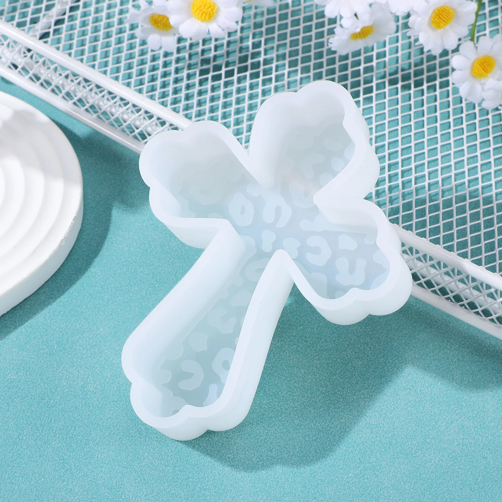 

2Pcs Cross Silicone Resin Molds Durable Casting Mold for Epoxy Resin Crafts Plaster Ornament Car Freshies Charms