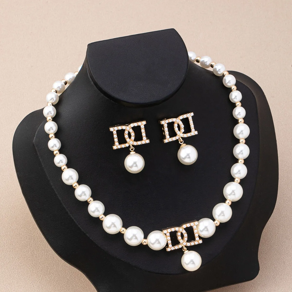 

Retro Double D Pearl Necklace For Women Luxury Clavicle Chain Elegant Valentine's Day Mother's Day Gift Party Jewelry Wholesale