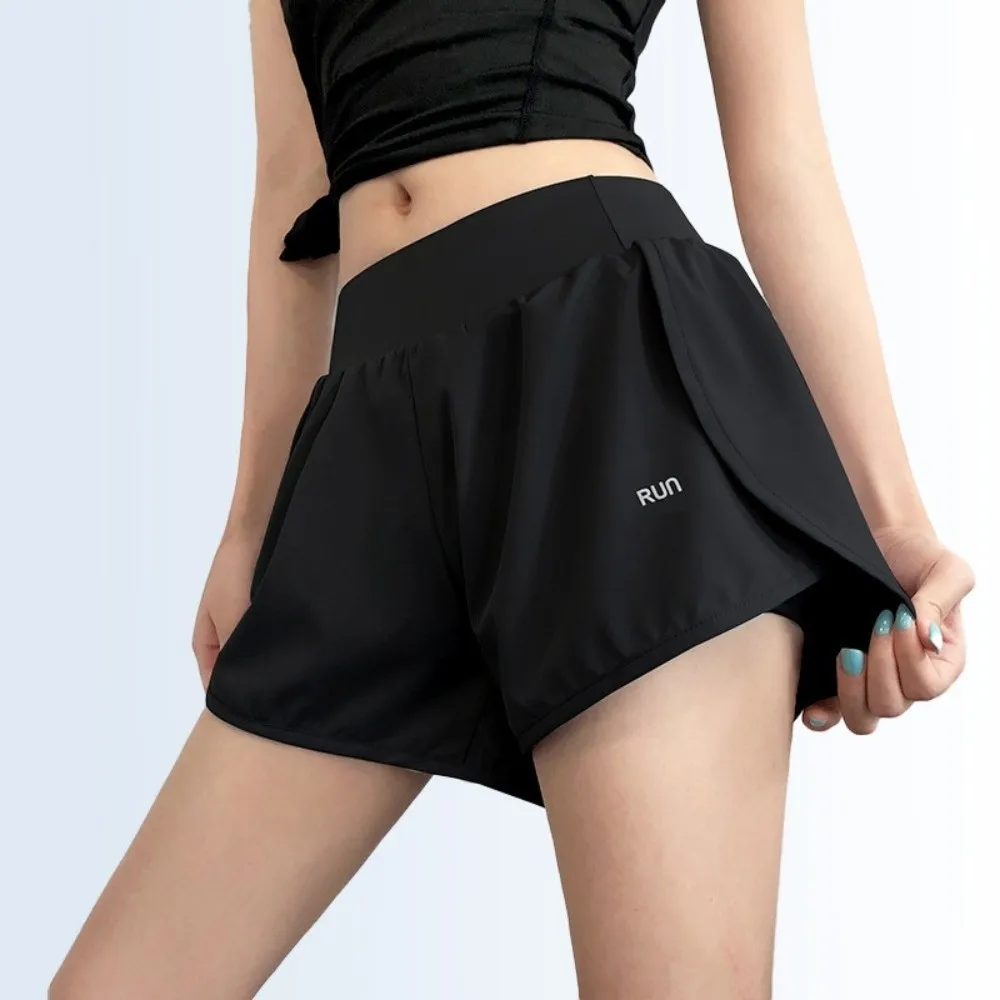 Fodera antiriflesso Pantaloncini da yoga 2 in 1 Tasche laterali Pantaloncini sportivi larghi Orlo traspirante Pantaloncini fitness elastici da donna