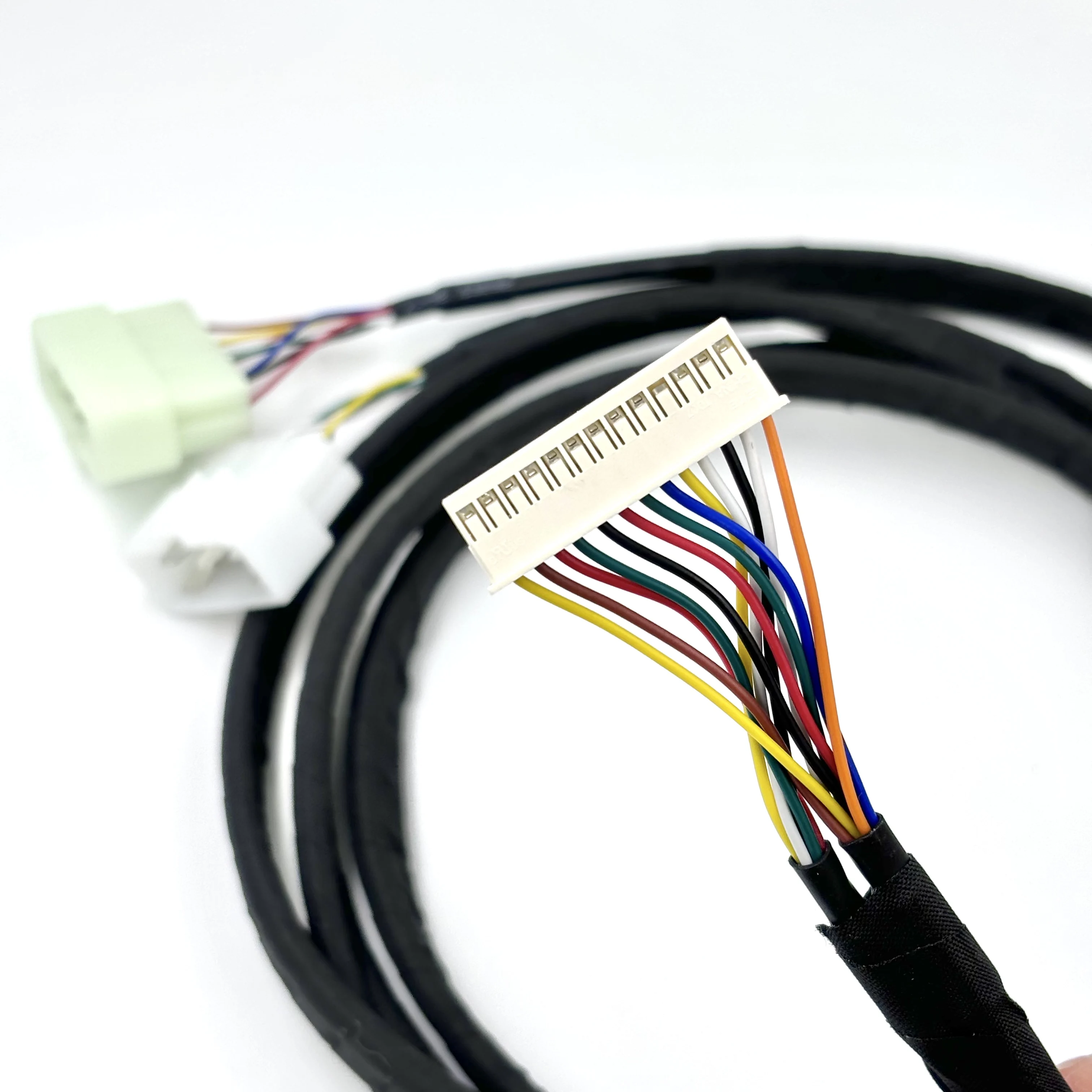Premium PVC Waterproof Auto Cable Harness with Multi-Connectors for Automobile Machine Applications OEM/Aftermarket Car Supplier