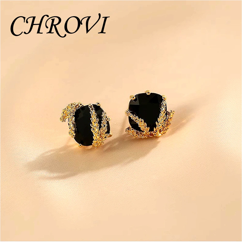 Middle-aged golden round diamond stud earrings for women, unique and niche ear ornaments, elegant and practical, black earrings