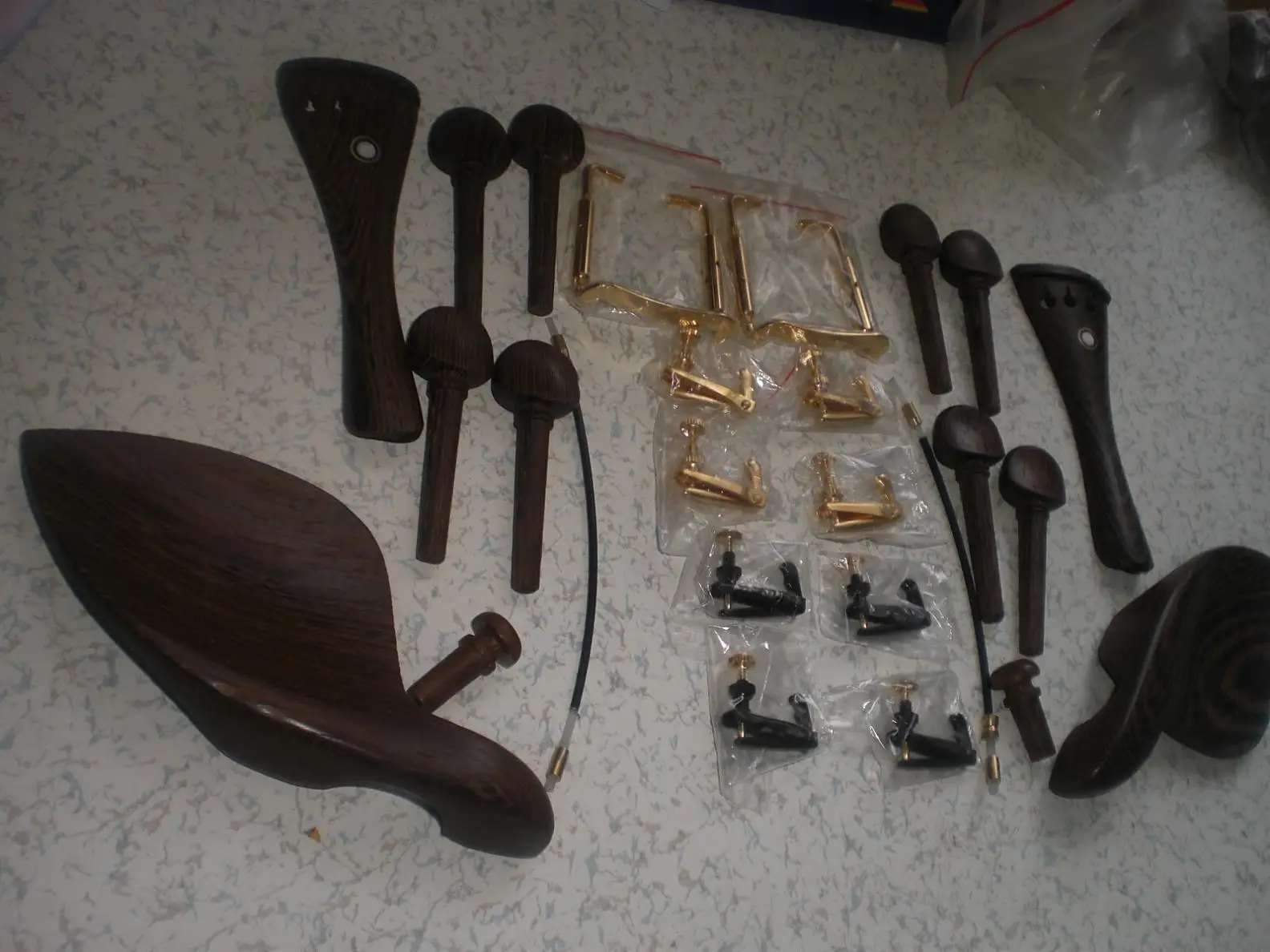 2 Set Wenge Violin Fitting With Fine Tuners Chin Rest Clamps 4/4