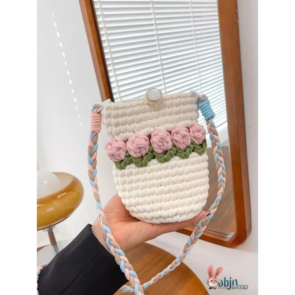 

Набор для самостоятельного изготовления подарка ко Дню женщины: сумка-чехол для телефона в форме тюльпана, сумка через плечо, комплект материалов, мягкая ткань, плечевой ремень