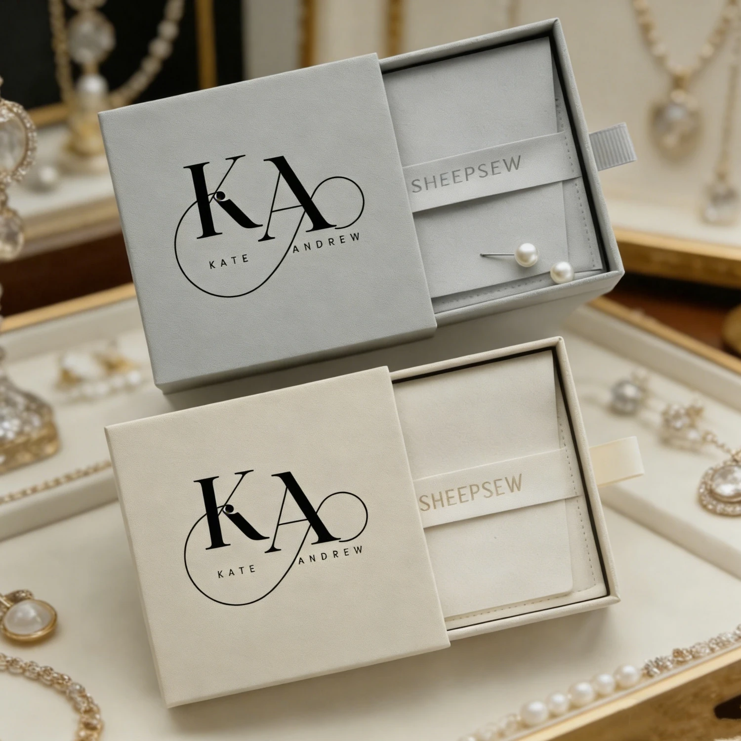 

Набор из 20 персонализированных шкатулок и сумок для украшений с индивидуальным логотипом – идеально подходит для подарков