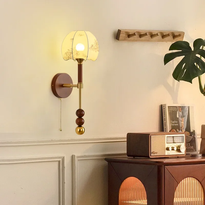 Vintage French Style Wall Lamp Antique Brass Finish Pull Chain Switch Bedside Reading Light Retro Decor for Bedroom Living