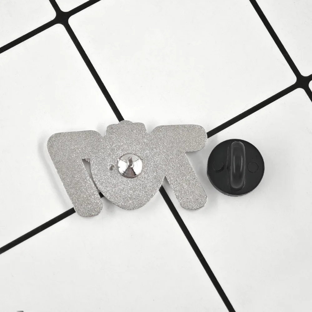 Anime NANA Brosche Zimmer 707 Rosa Erdbeer-Metallabzeichen Yazawa Ai Emaille-Pin Kawaii Mädchen Schmuck Fan-Geschenk – Detail 6