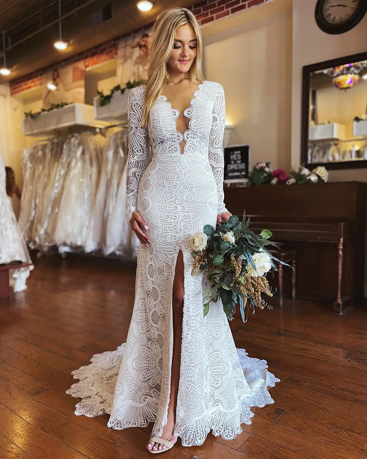 XUNBEI Boho Soft Lace Wedding Dress Deep-Vneck Appqulies Bodice with Paddings Long Sleeve Open-back Bride Gown Mermaid Skirt