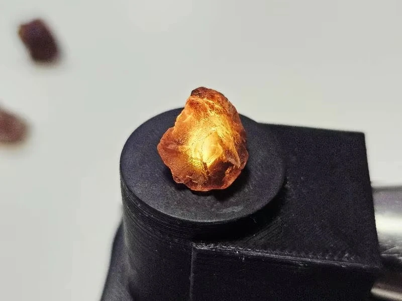Nice Lot 100 Cts Natural Colour Change Garnet Rough From Tanzania