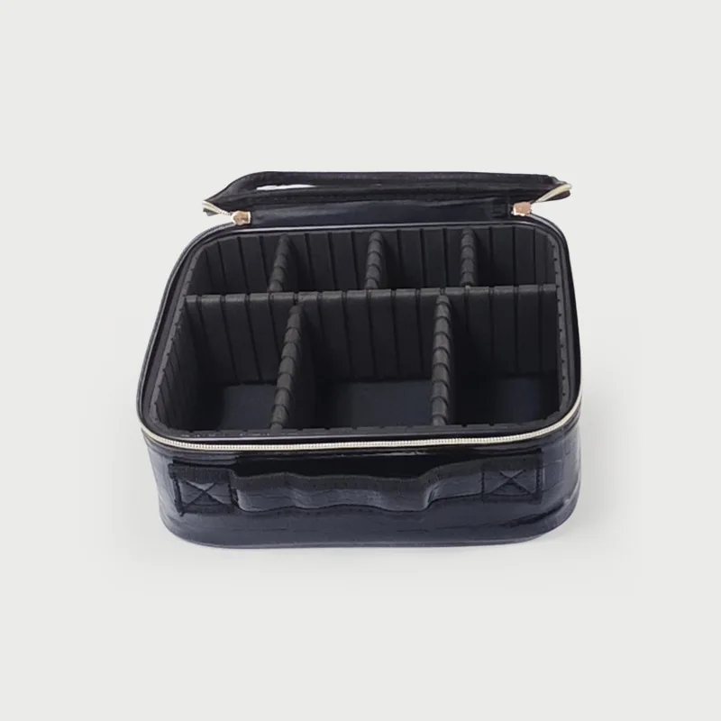 Trendy transparent cosmetic bag, large capacity, waterproof, for storing skincare products, travel-friendly,