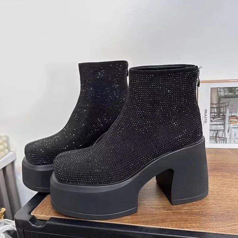 Stivaletti da neve da donna con tacco alto in cristallo Scarpe da moda di lusso robuste invernali da donna Décolleté di nuova tendenza Stivali moderni Mujer