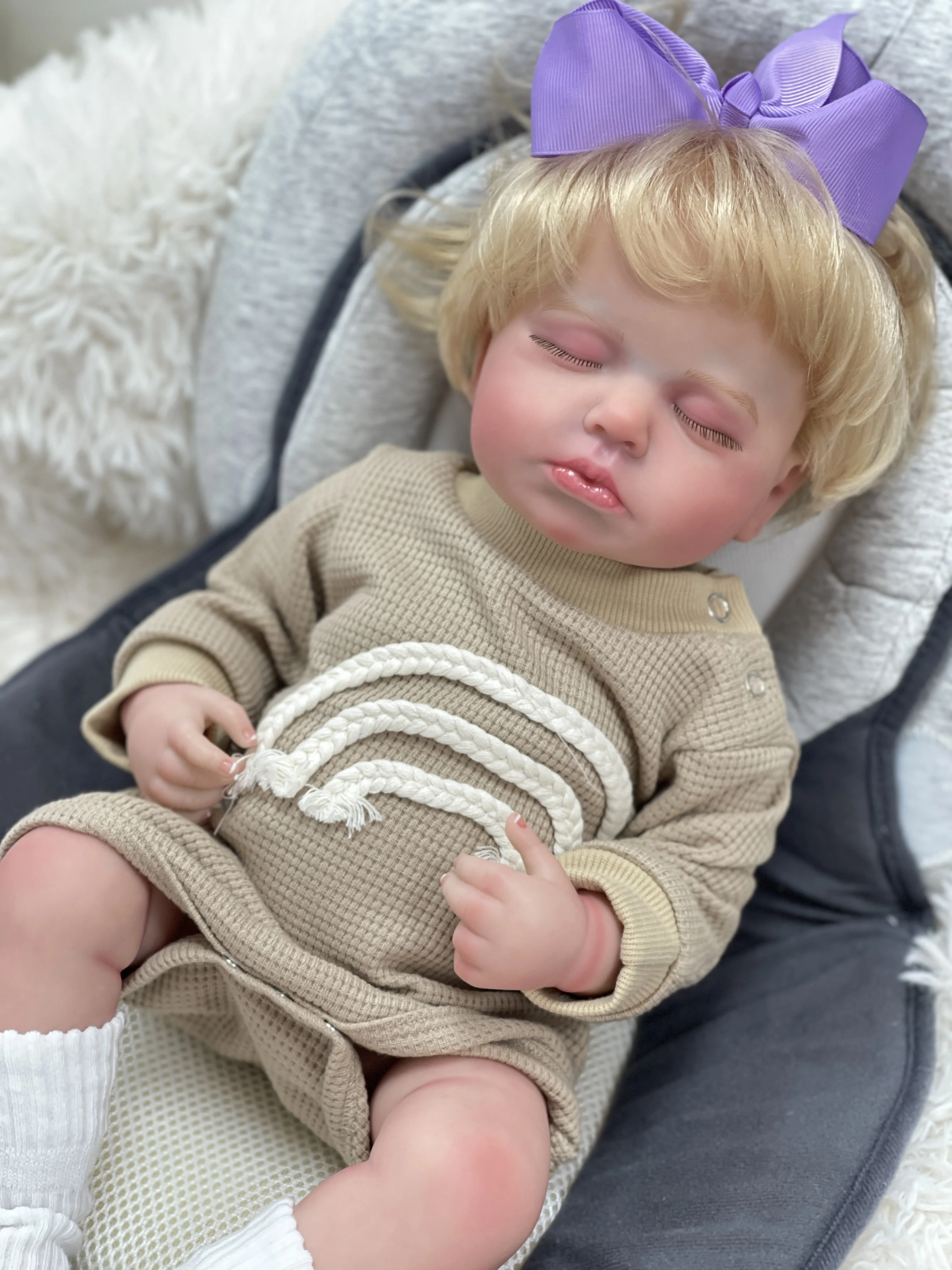 Kit de muñeco realista Loulou Asleep de 19 pulgadas, pelo dorado con raíces a mano, piezas de muñeca pintadas de múltiples capas suaves y realistas con cuerpo de tela