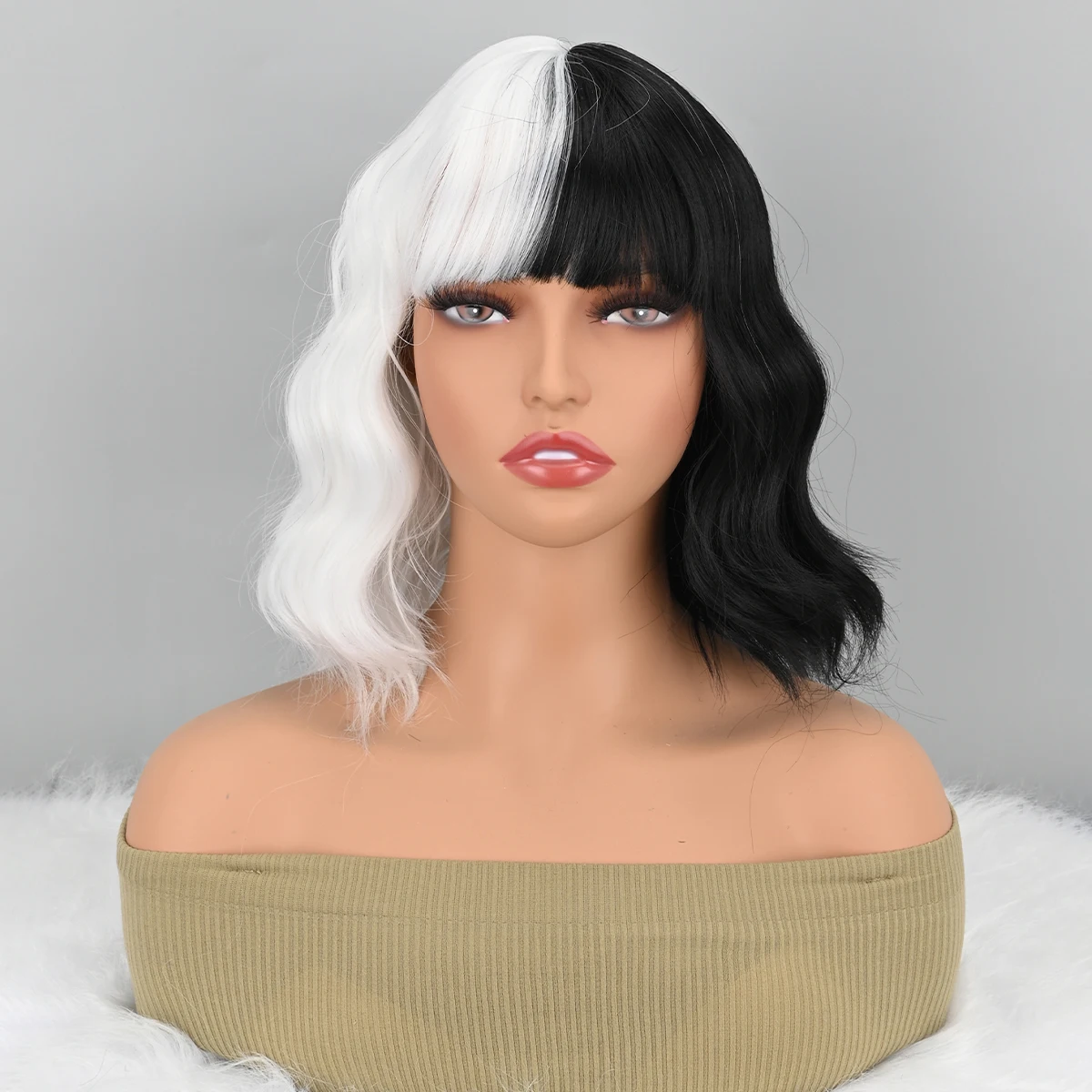 Short Wavy Shoulder Length Women Full Bang Heat Resistant Synthetic Wig (Black and White)