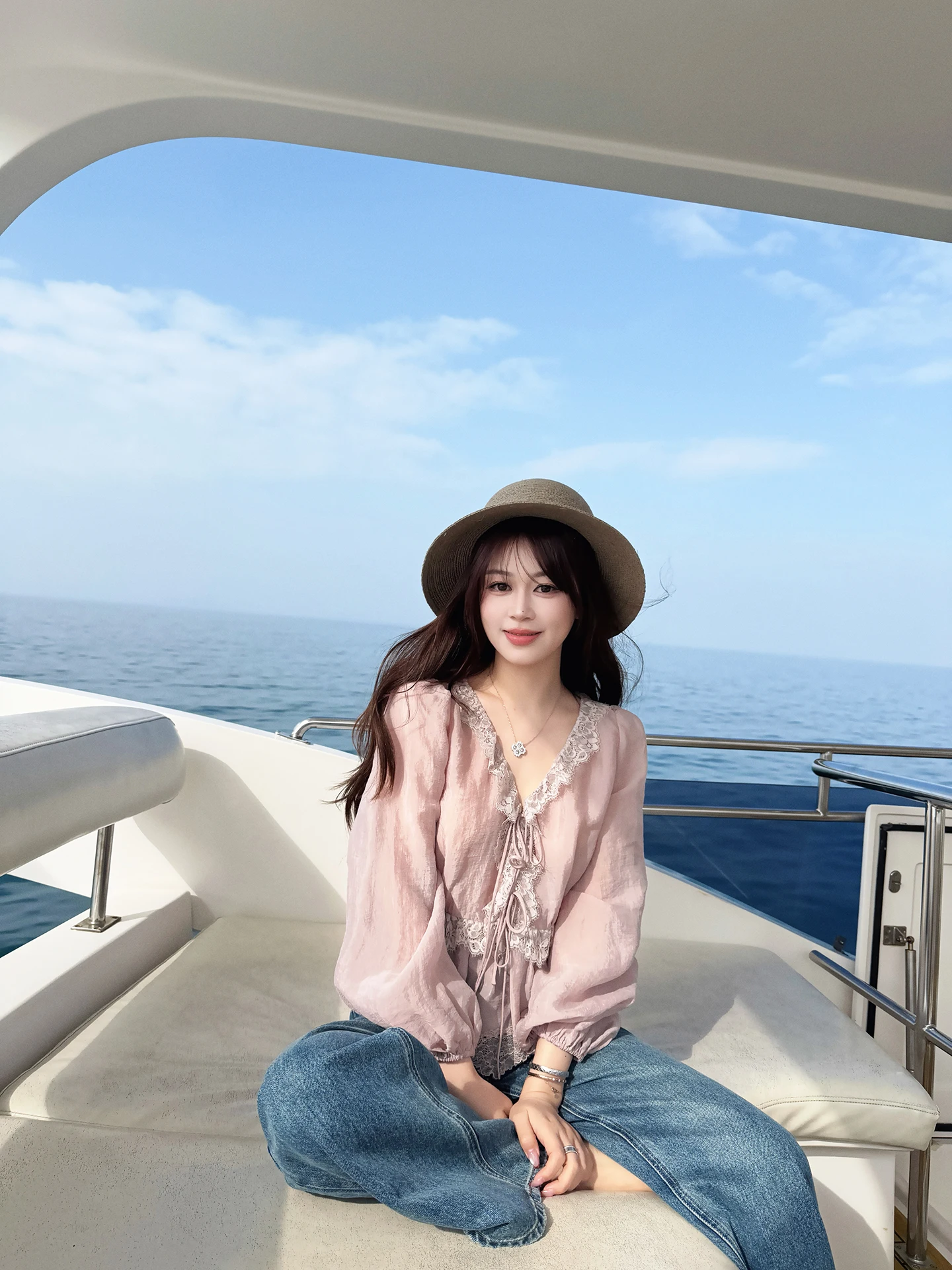 

Новинка: Топ из шифона с V-образным вырезом и кружевом Parisian Sweetheart Early Spring Double Version из регенерированного волокна Sweet Aosphere