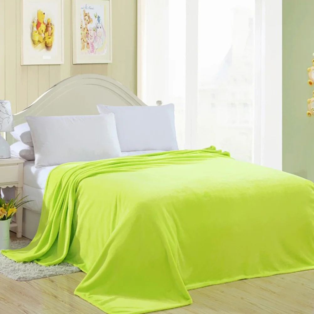 

100x140cm Coral Fleece Blanket Soft Lightweight Warmth Enhanced Bed Blanket for Winter Use Travel Camping Green