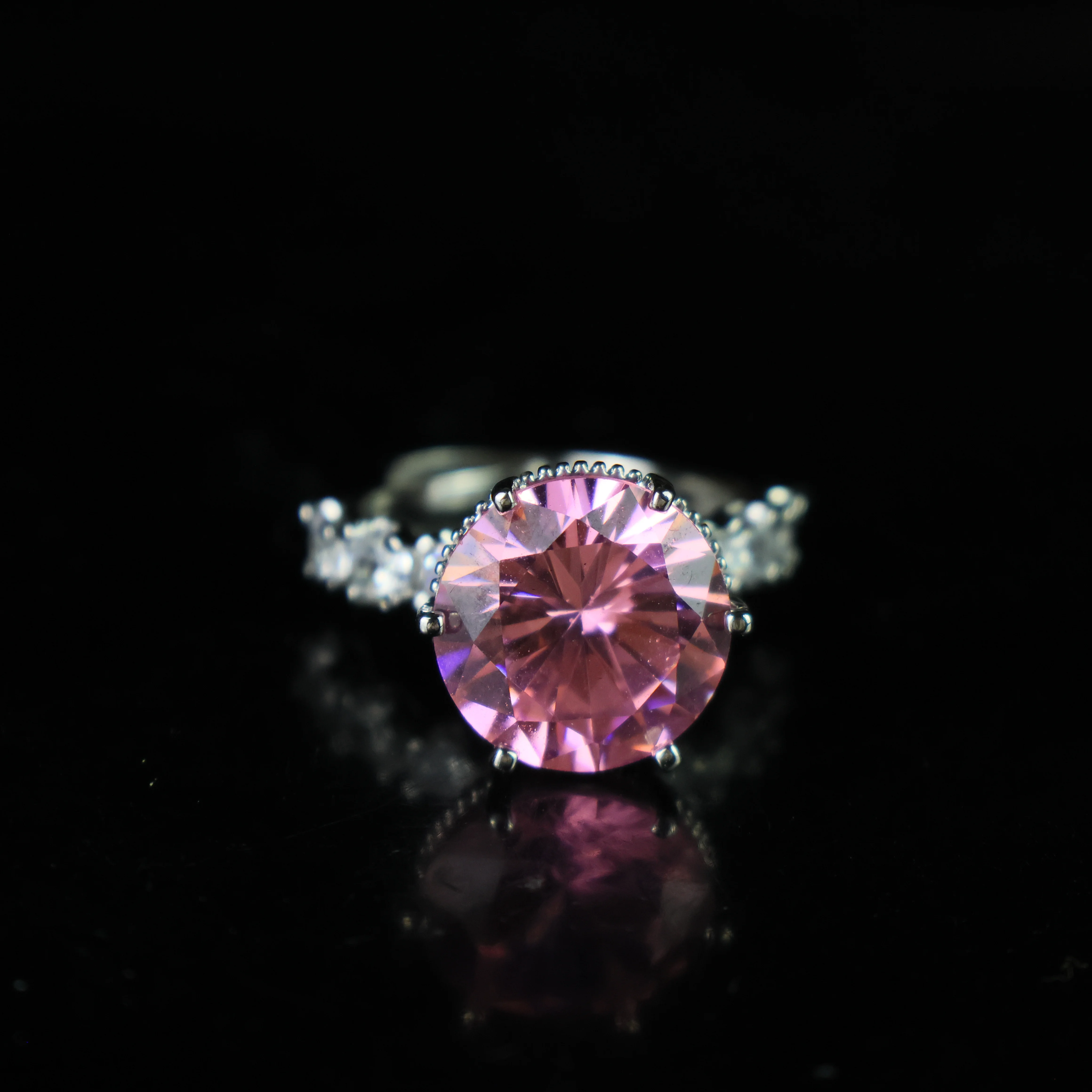 

Perfect Boutique Diamond Jewelry Pendant Ring