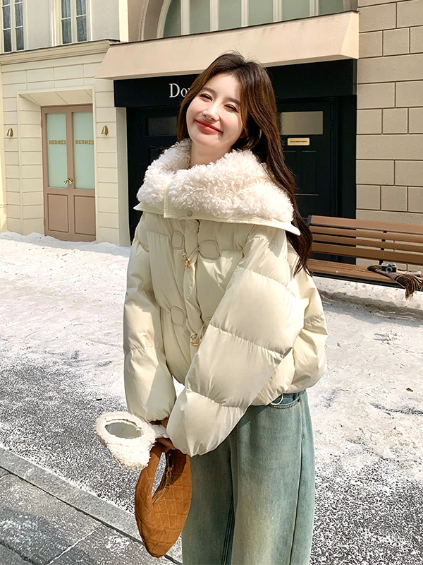 

Женская зимняя куртка из овечьей шерсти с воротником-стойкой, новая, белая, с эффектом омоложения, на пуговицах, теплая, короткая, повседневная, свободного кроя, экологичная