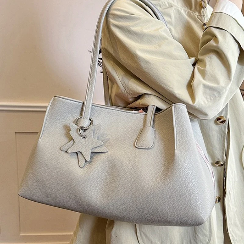 Damen-Tragetasche, mehrschichtige Schultertasche mit großem Fassungsvermögen und Reißverschluss, Damen-Vintage-Handtasche mit mattiertem Finish, ideal für Büro, Pendel und den täglichen Gebrauch, mit Tragegriff. – Detail 13