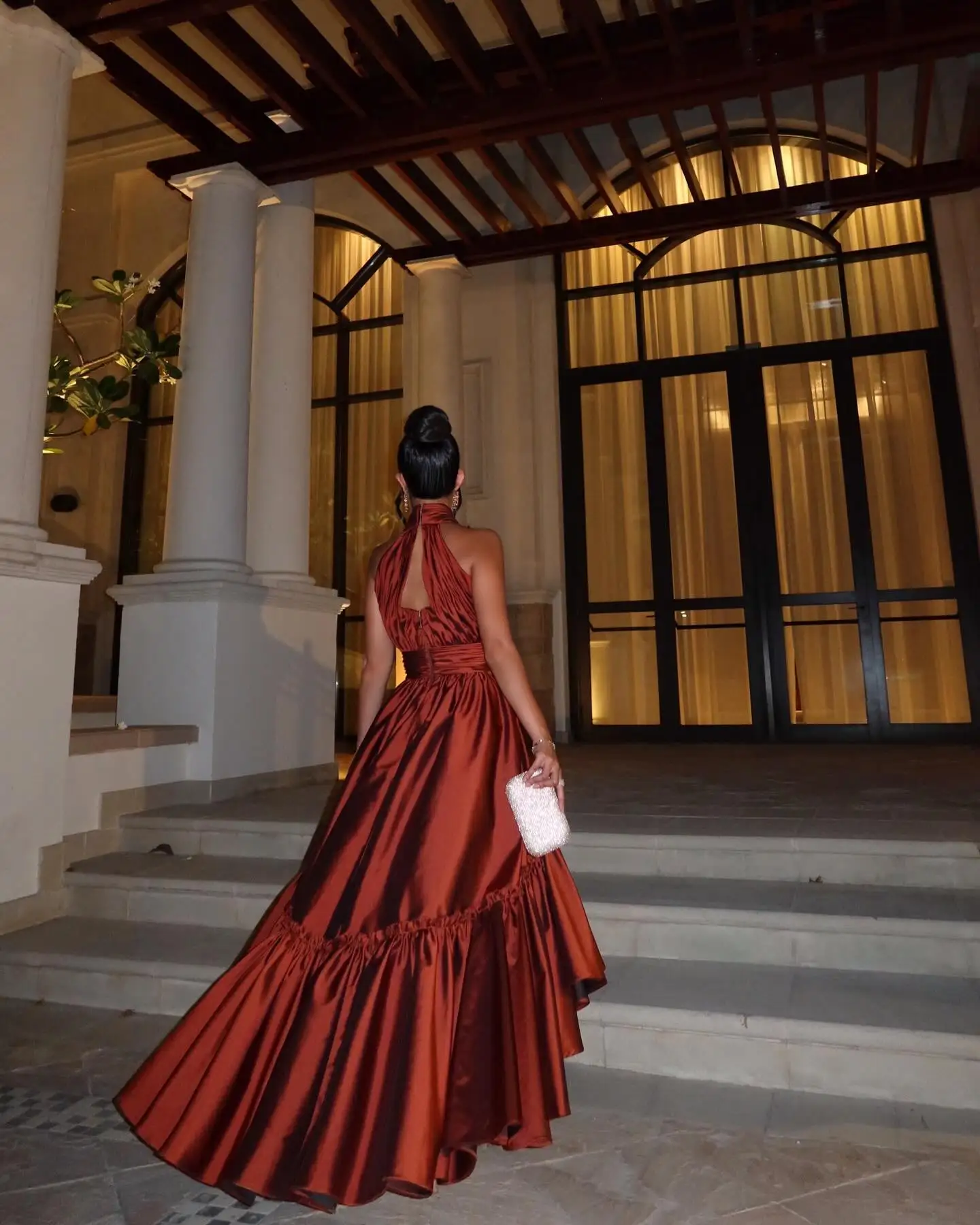 Personalizado sexy cetim a linha vestido de noite temperamento sem mangas halter até o chão فسات intelliات tamanho personalizado