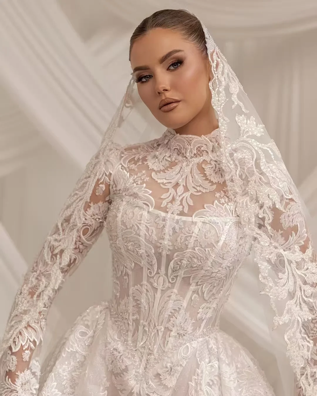 Bezaubernde Brautkleider mit tiefem V-Ausschnitt, romantische Spitzen-Brautkleider, luxuriöse A-Linien-Brautkleider mit Spitze, bodenlange Brautkleider, Vestidos De Novia