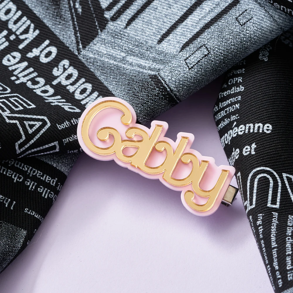 قطعة واحدة من مشبك شعر الاسم المخصص: دبوس شعر ذو اسم محفور شخصي - إكسسوار شعر مخصص حصري لتصفيف الشعر والهدايا اليومية