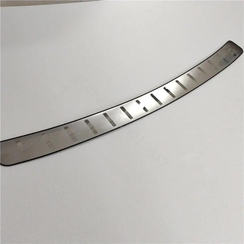 For Volvo V60 22020-2022 Stainless Car Rear Trunk Bumper Anti-scratch Anti-collision Trunk Sill Guard Decal Car Accessories