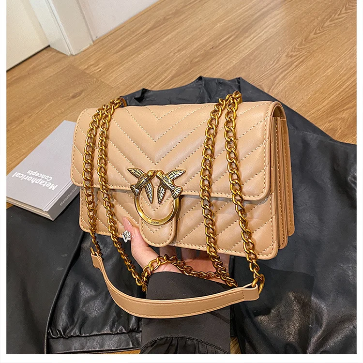 กระเป๋าสะพายข้างหนังเทียมลายเช - Chain Crossbody Quilted บทวิจารณ์และราคา