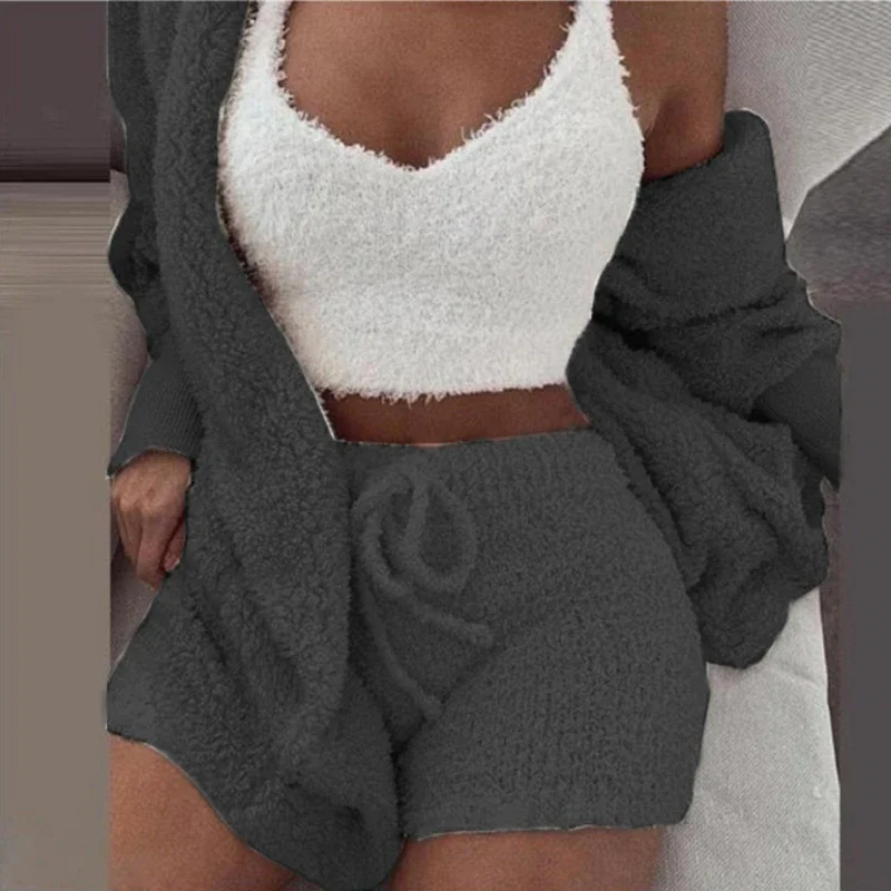 3-teiliges Plüsch-Hauskleidungs-Set für Damen, lässiger Pyjama, langärmelige Jacke, Hosenträger und Weste, Shorts, Sport-Set