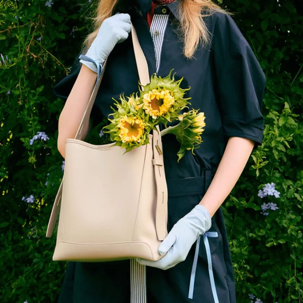 

Split Leather Designer Shoulder Bag Cowhide Material Underarm Design Genuine Leather Handbag Casual Style New Fashion