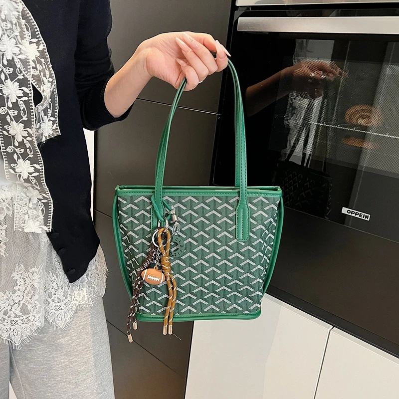 

Высококачественная кожаная женская сумка через плечо, известная дизайнерская женская сумка, практичная элегантность сумки через плечо