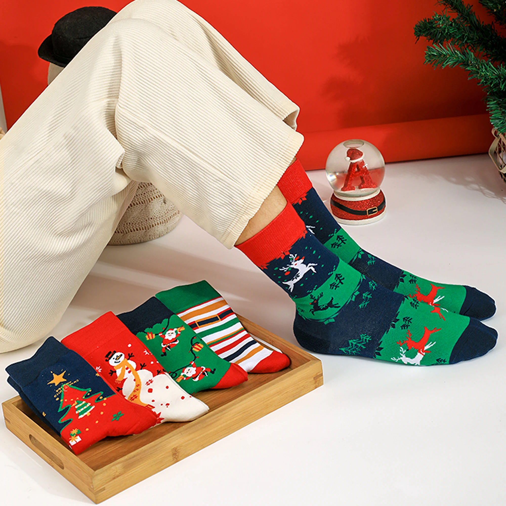 1-Pairs Unisex Mid-Calf Length Christmas Themed Socks,Fun Cute Sock Christmas Gift,Cartoon Santa Claus Socks for men Women