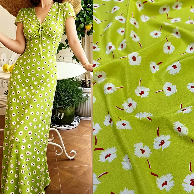 tissu-en-crepe-de-chine-de-soie-vert-frais-imprime-marguerites-blanches-largeur-140-cm-epaisseur-18-mm-pour-couture-diy-robe-d'ete-chemisier-pyjama-fr6706