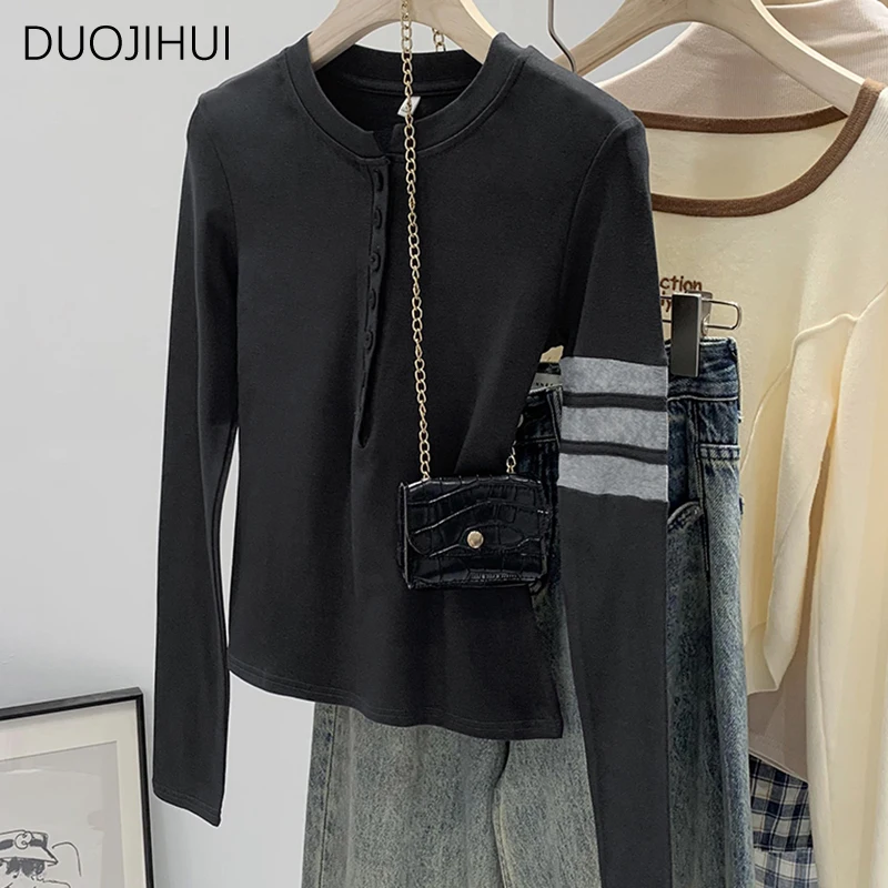 

DUOJIHUI American Vintage Chic Button O-neck Slimwomen T-shirts Autumn New Classic Striped Fashion Simple Casual Female T-shirts