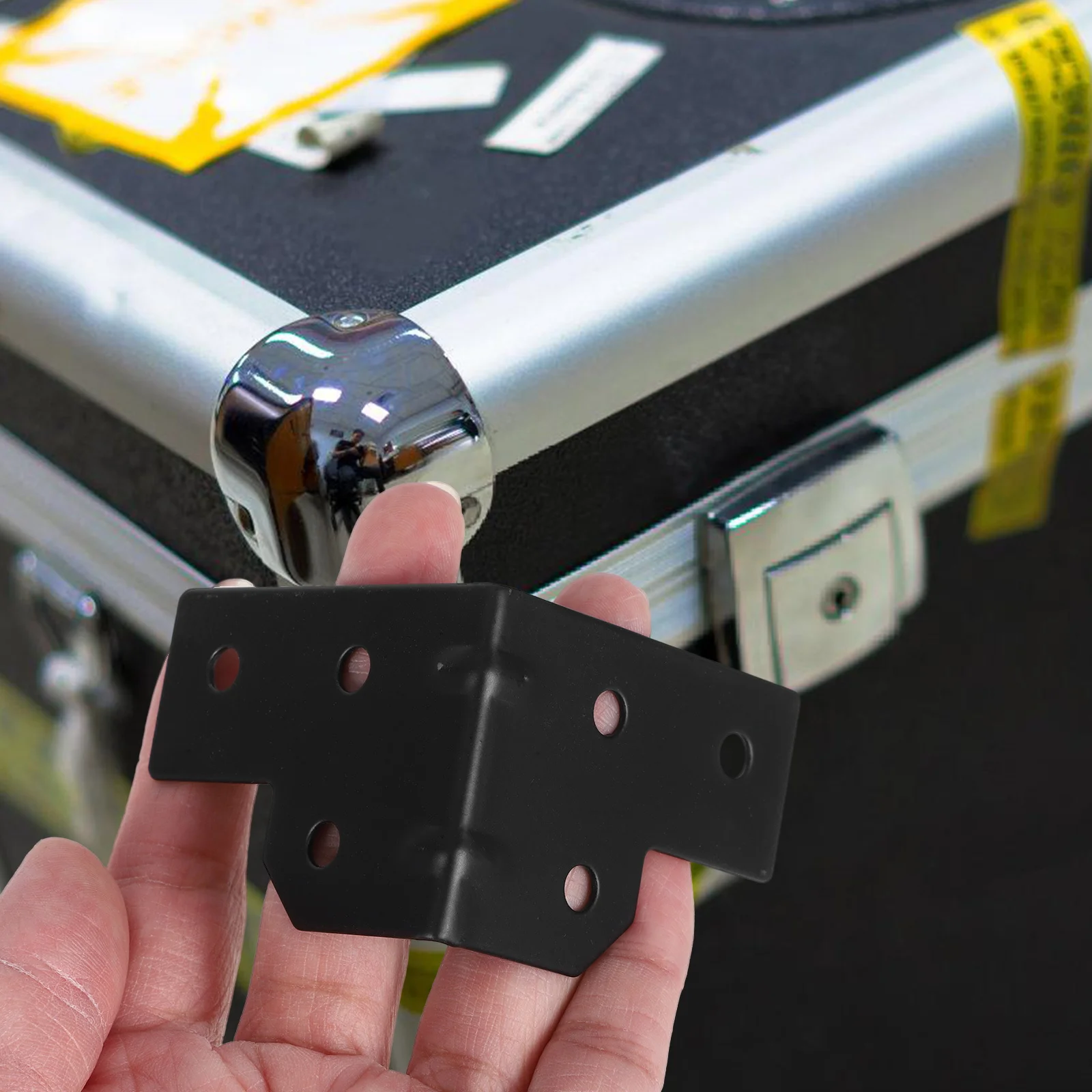 12 قطعة من واقيات الزوايا المعدنية المطلية بالكهرباء لحقائب الطيران وصناديق التخزين