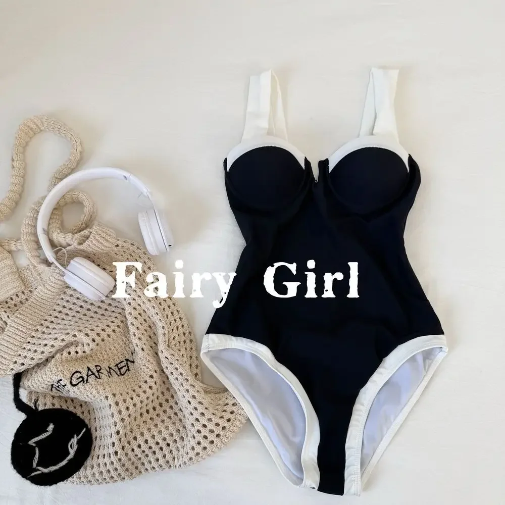 New minimalist swimsuit, contrasting colors, sexy one-piece  women's beach vacation, comfortable and slimming