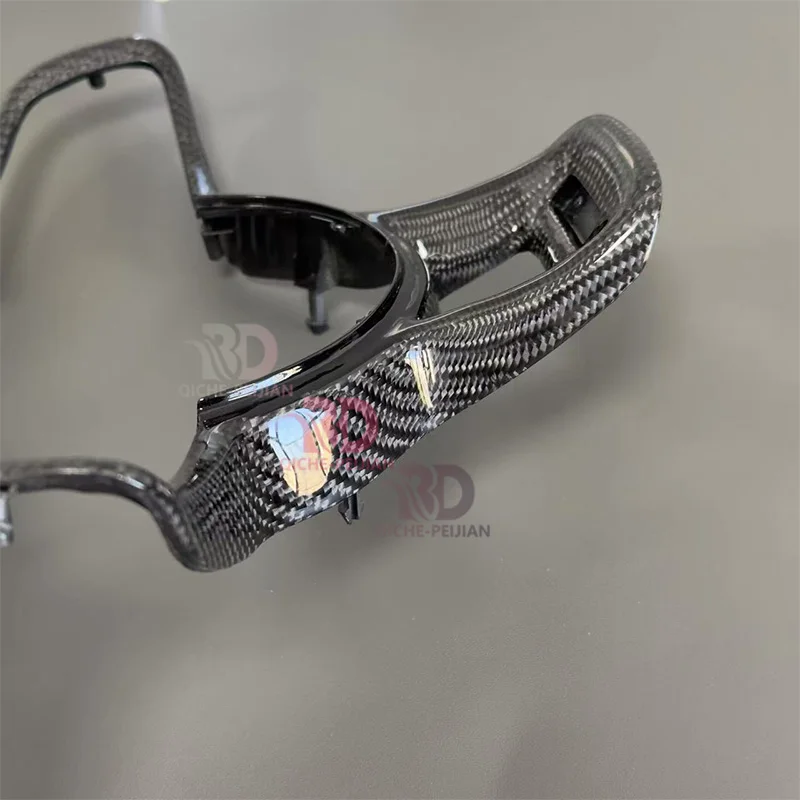 Suitable for Volkswagen Golf 7, 7.5 GTI, MK7, Carbon Fiber Frame, and Decorative Steering Wheel Cover Accessories