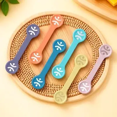 

6 шт. детские зажимы, регулируемые зажимы для кормления младенцев, держатель нагрудника для новорожденных, Tpr, прочный инструмент для фиксации нагрудника для малышей, время еды, безопасное использование