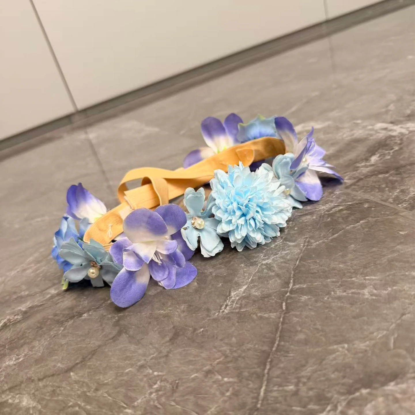 couronne-de-fleurs-pour-performance-sous-marine-de-sirene-coiffe-florale-pour-danse-aquatique-photographie-de-sirene-en-aquarium-et-plongee