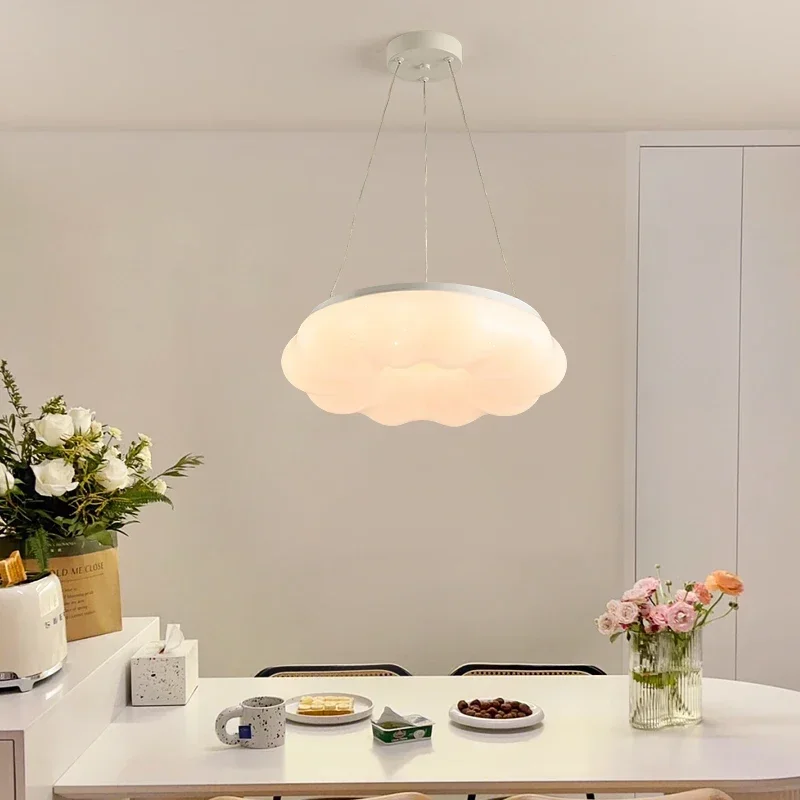 Plafonnier LED d'intérieur au design moderne, luminaire décoratif de plafond, idéal pour un salon, une salle à manger, une chambre à coucher, un balcon ou un couloir