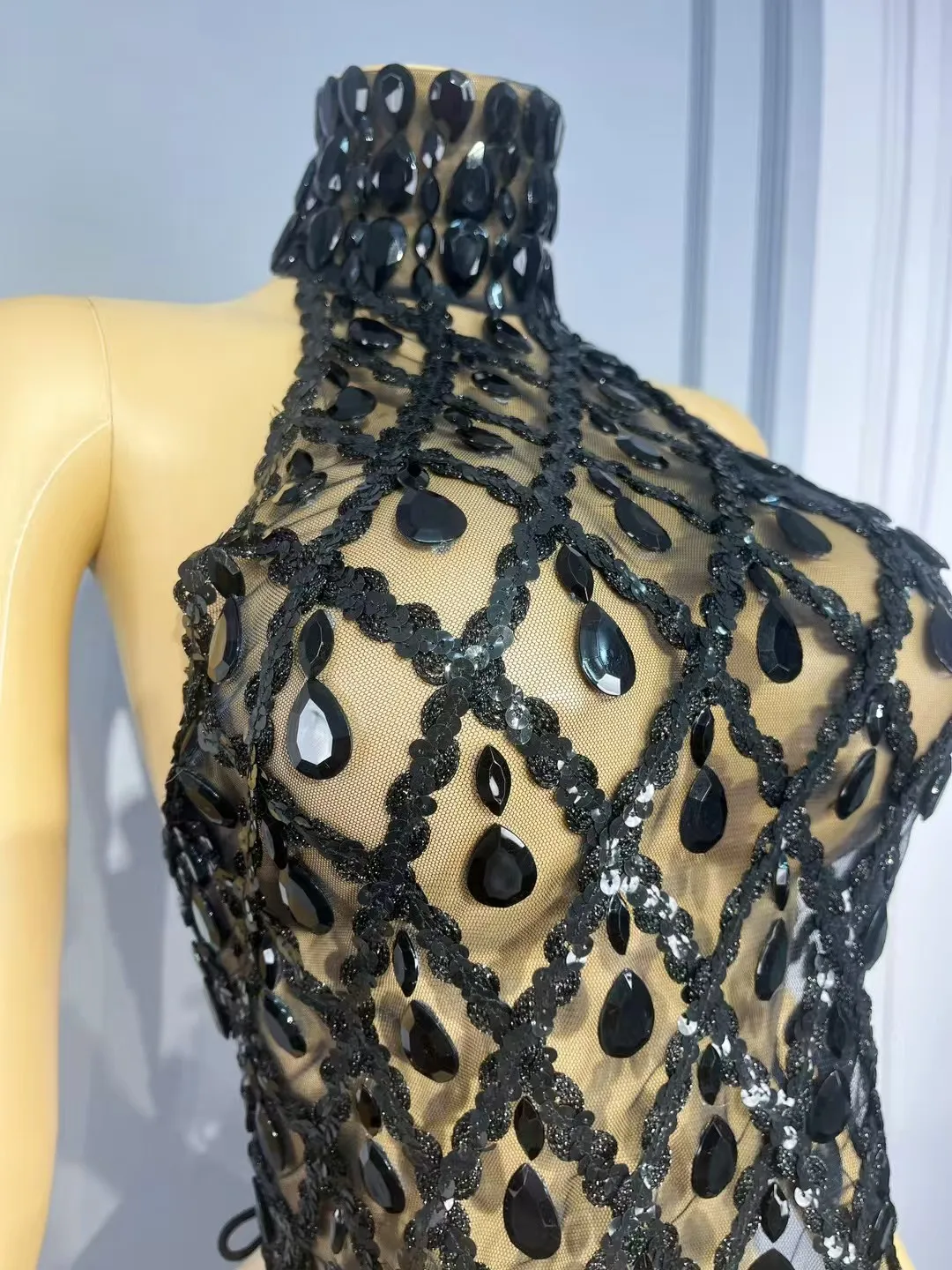 Shaokaojia negrito lingerie feminina sexy malha preta com strass lantejoulas amarrado corda superior bar festa carnaval festival de música outfit