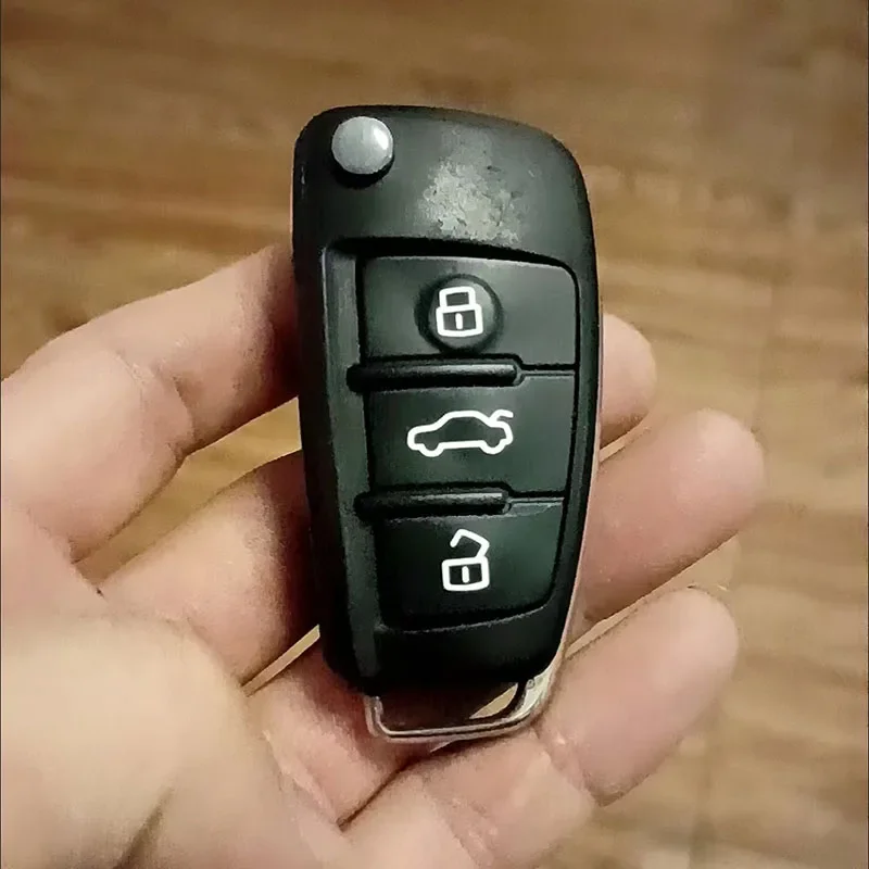 1Pc Remote Flip Key Fob Shell 3 pulsanti di ricambio per Pad in gomma per Audi A1 S1 A3 S3 A4 A6 Rs6 Tt Quattro Q3